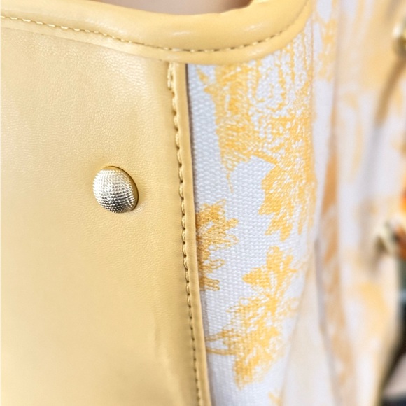 Yellow and White Rive Gauche Tote - Picture 6 of 9
